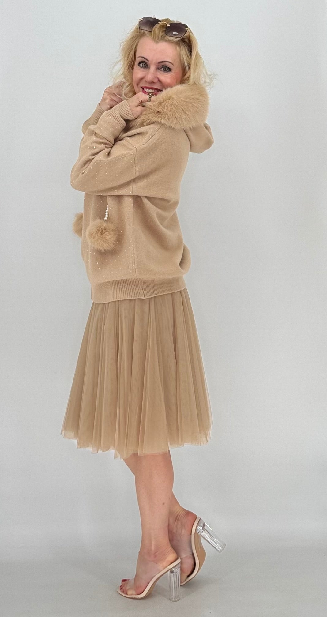 Kuschelige Strickjacke mit Fell-Details, beige