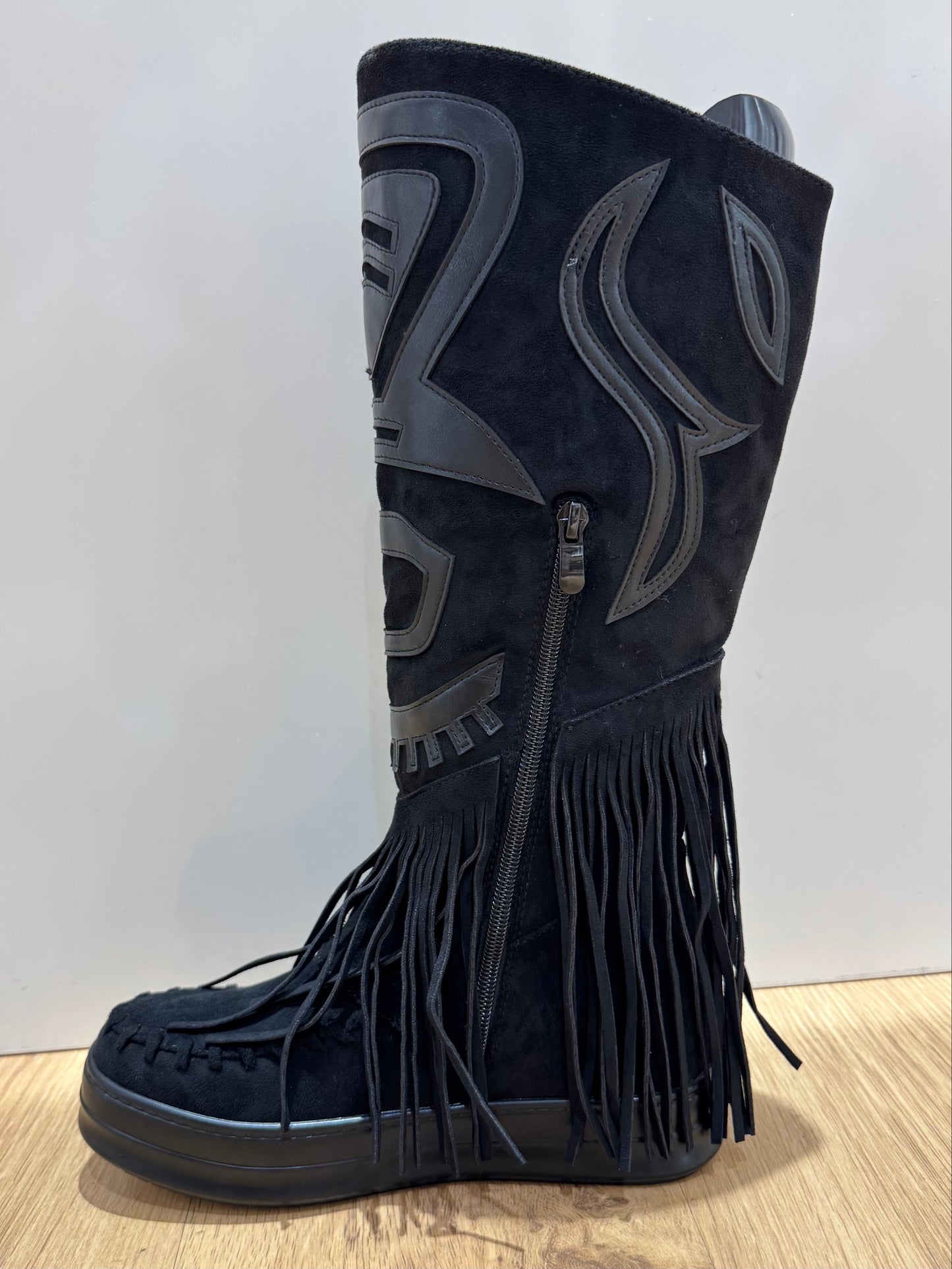 Stiefel mit Fransen D-95