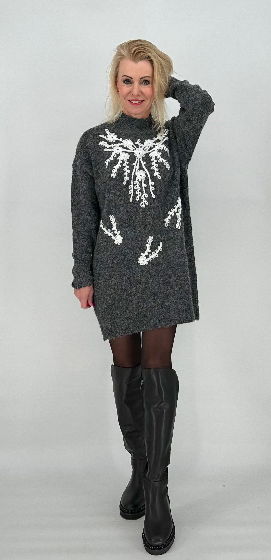 Pullover-Kleid Farbe im Sortiment