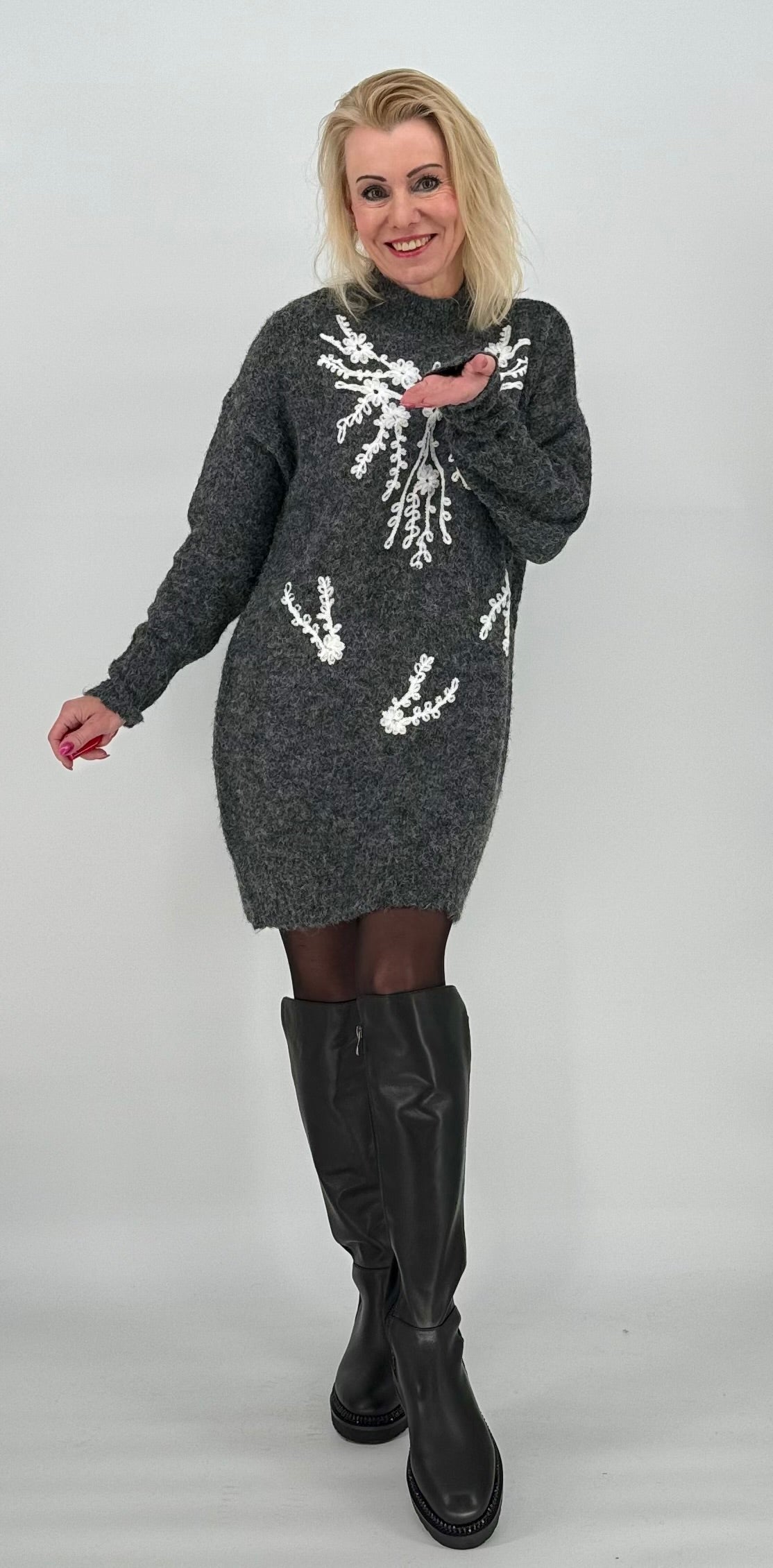 Pullover-Kleid Farbe im Sortiment