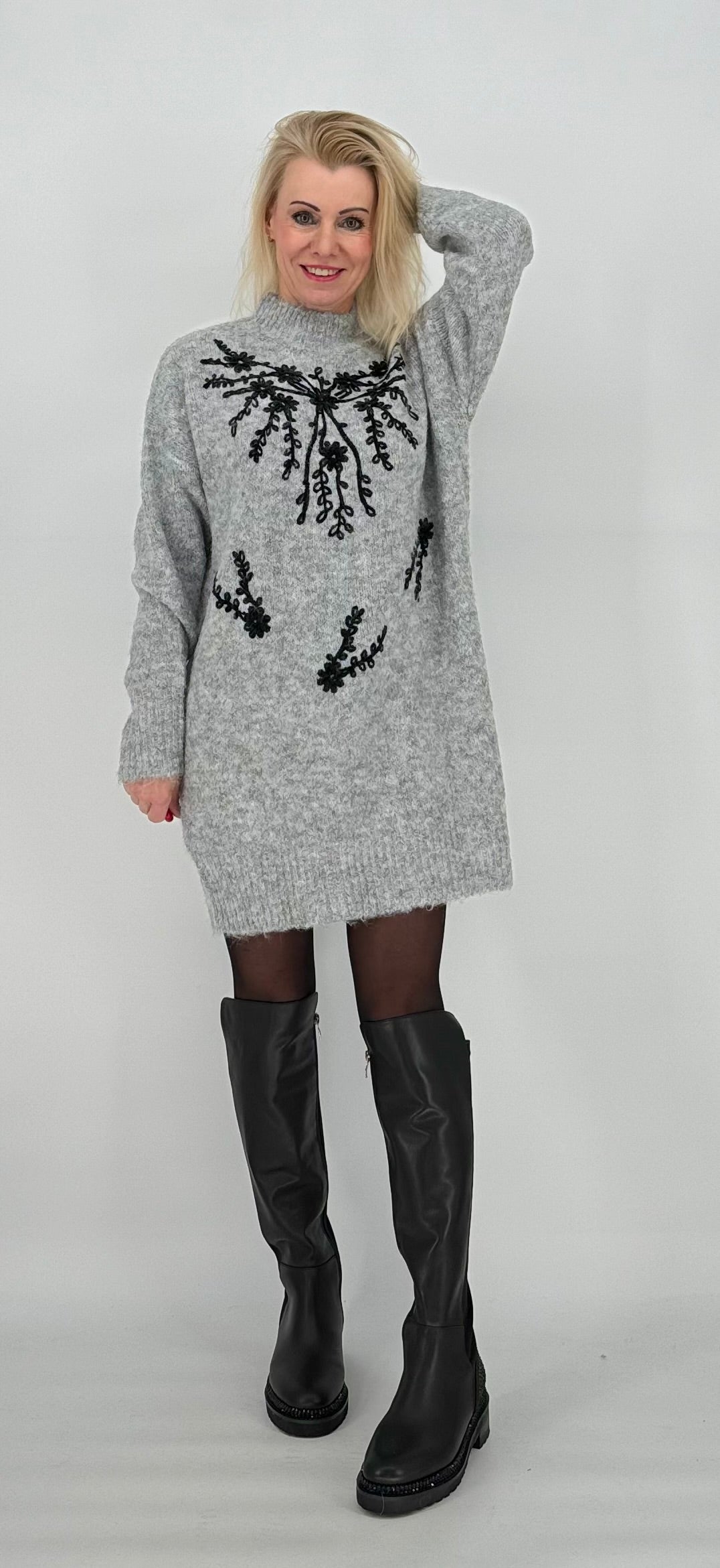 Pullover-Kleid Farbe im Sortiment