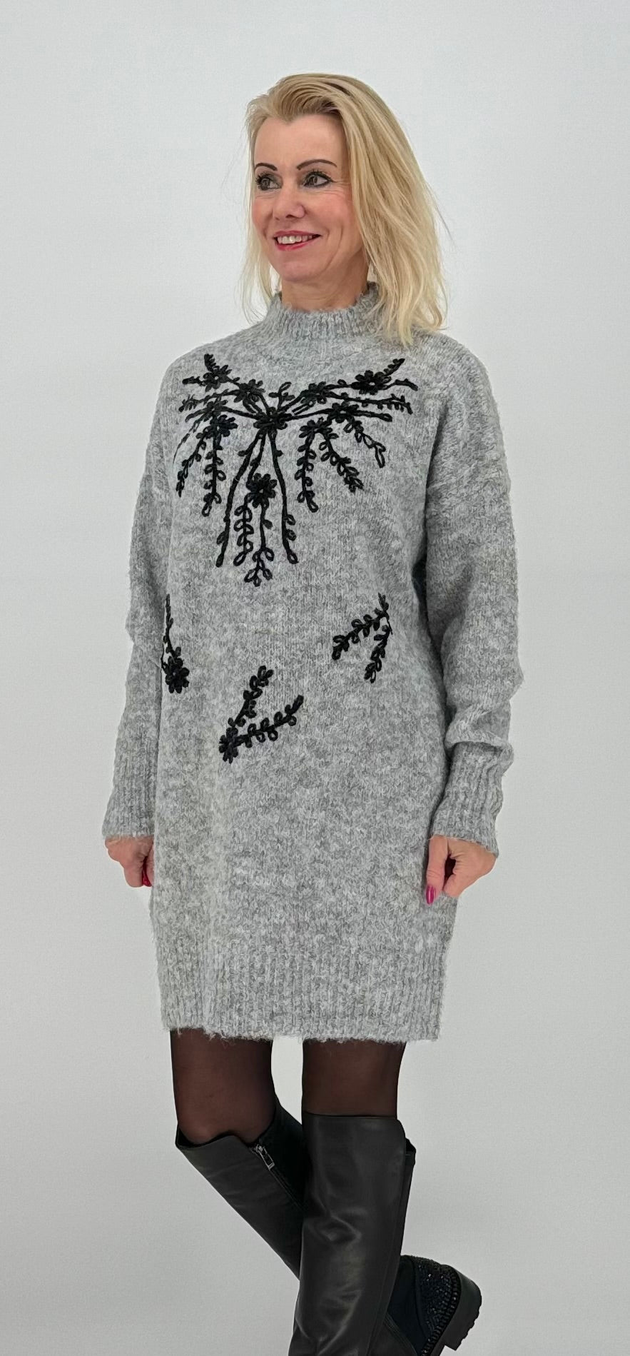 Pullover-Kleid Farbe im Sortiment