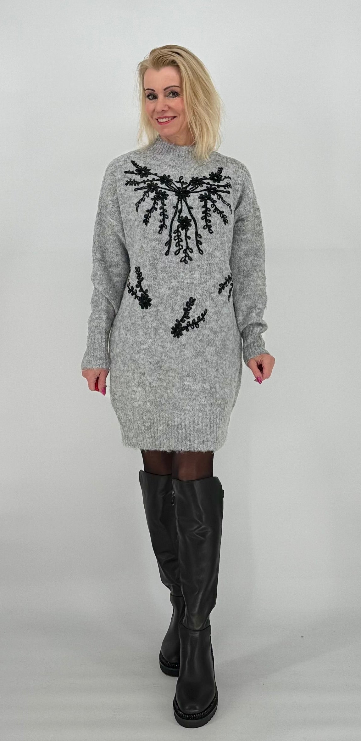 Pullover-Kleid Farbe im Sortiment