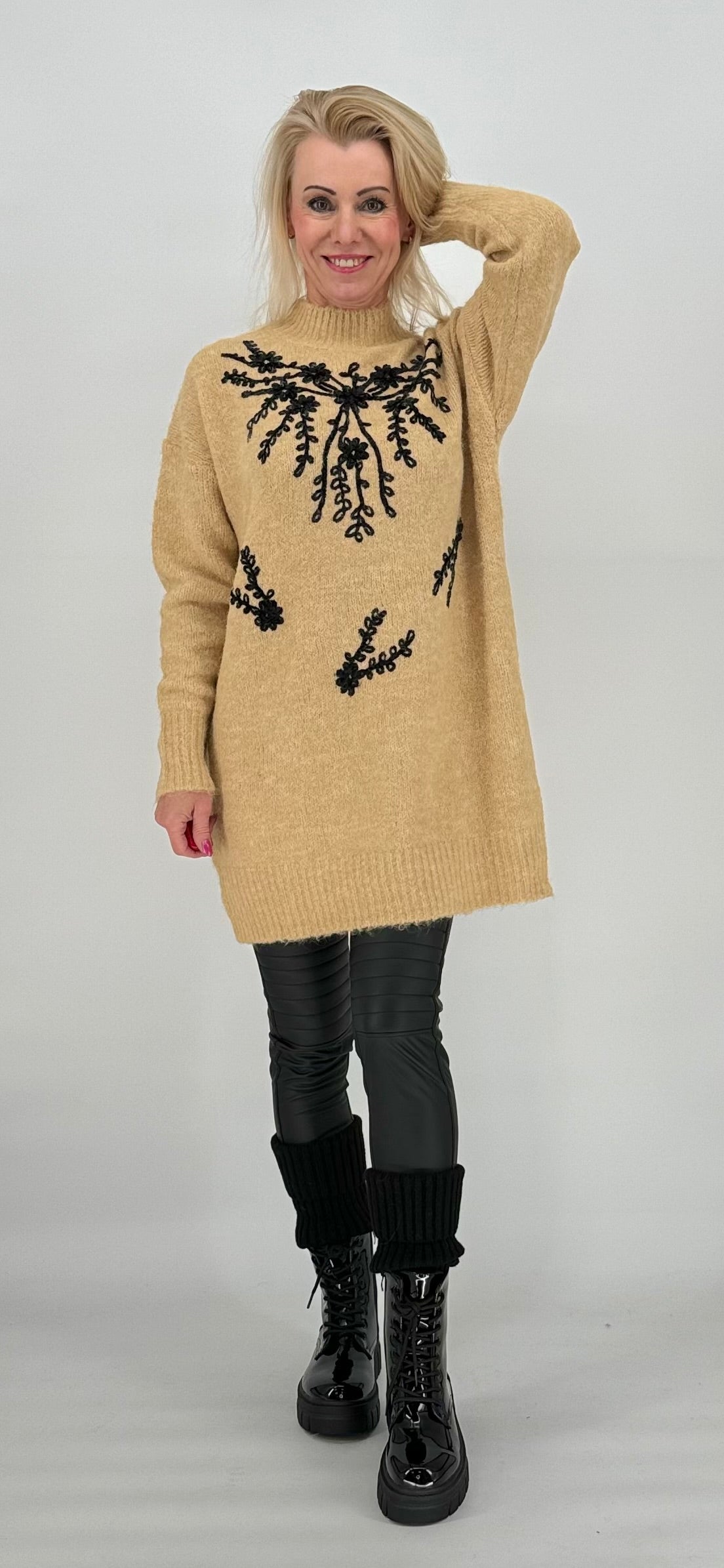 Pullover-Kleid Farbe im Sortiment