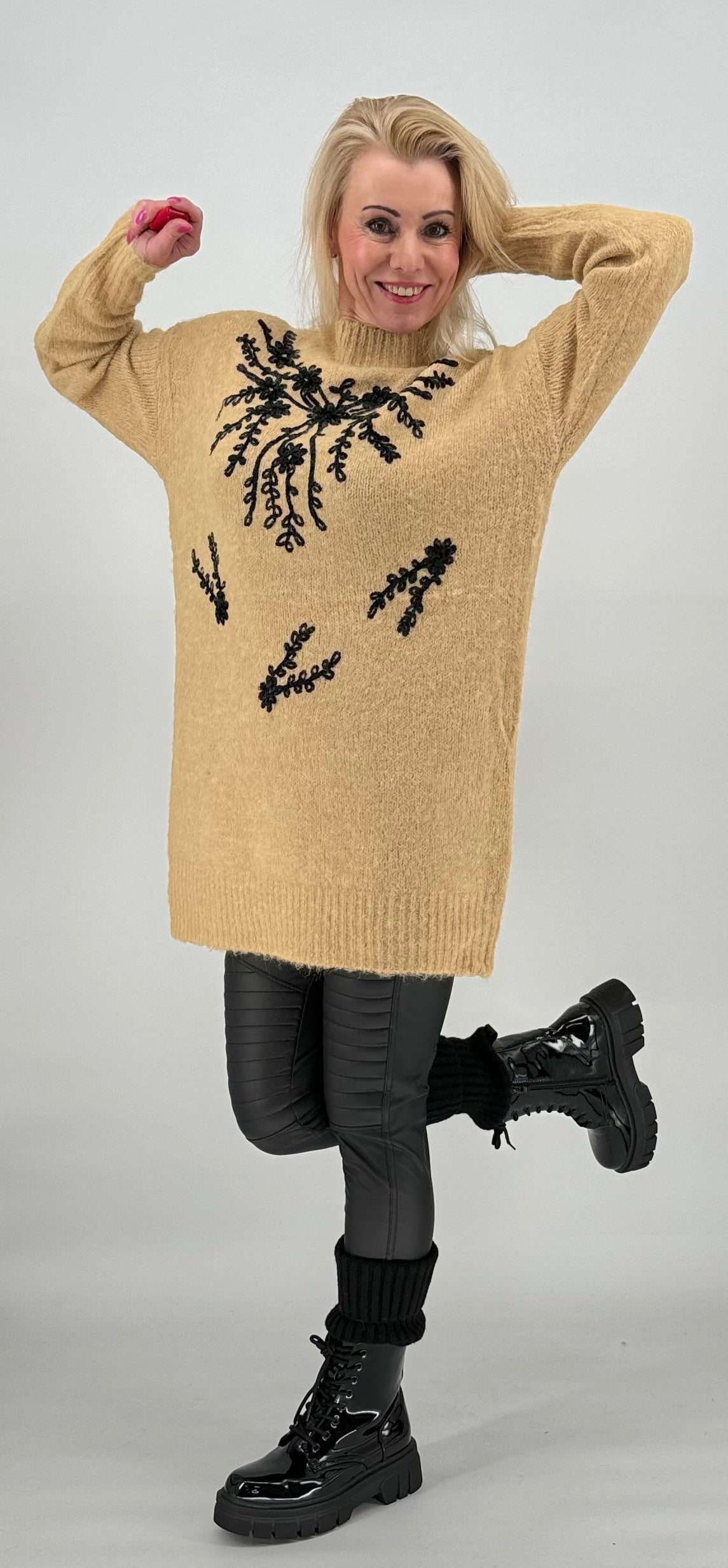 Pullover-Kleid Farbe im Sortiment