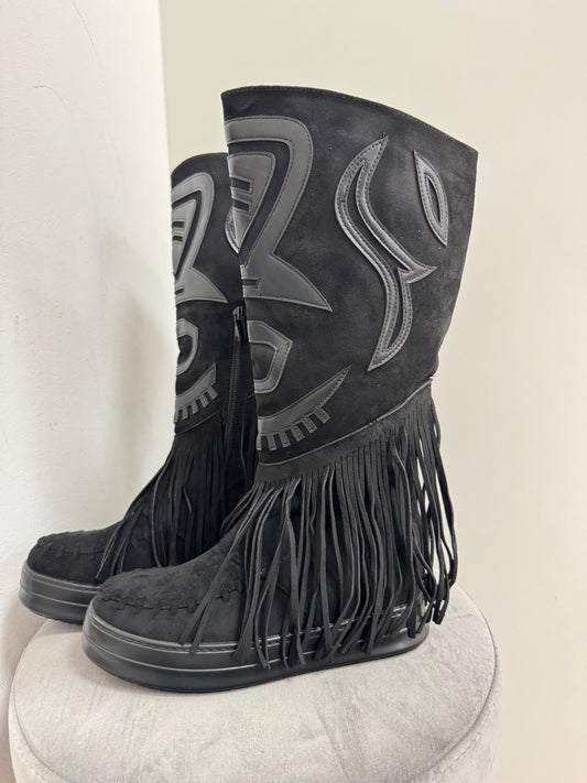 Stiefel mit Fransen D-95