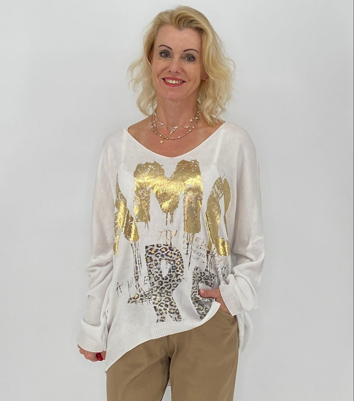 Sweatshirt in weiß, "AMORE"