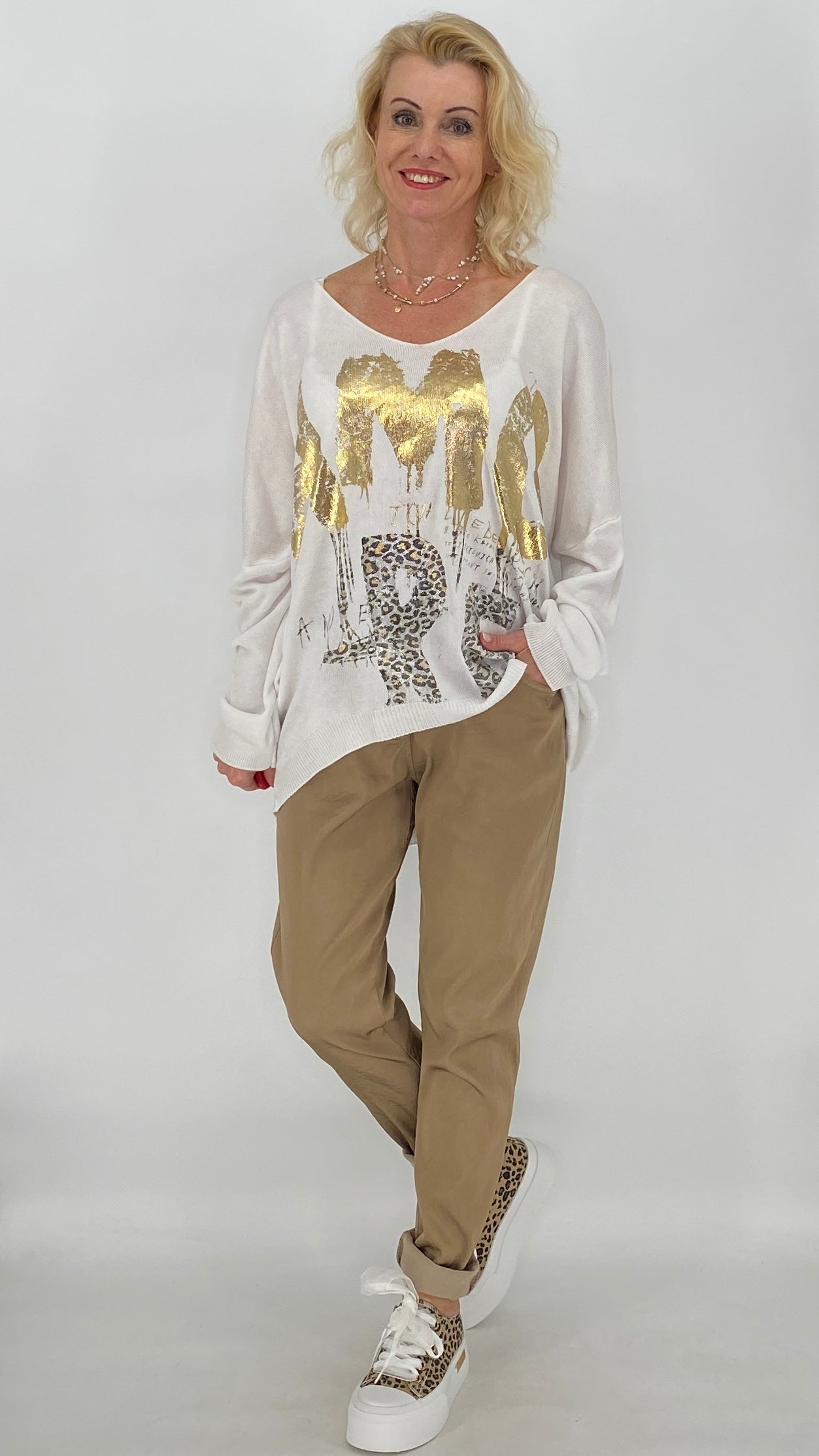 Sweatshirt in weiß, "AMORE"
