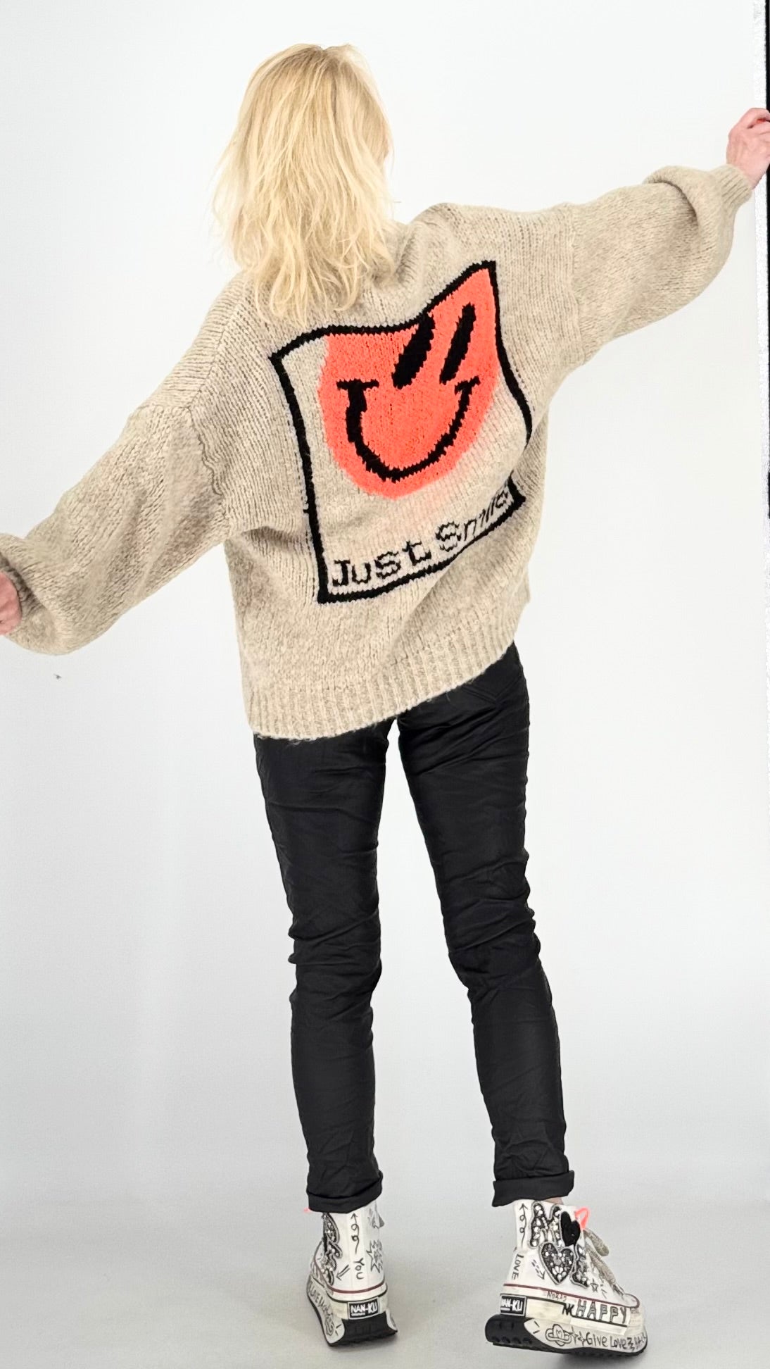 Strickjacke "just Smile" mit schönen Knöpfen