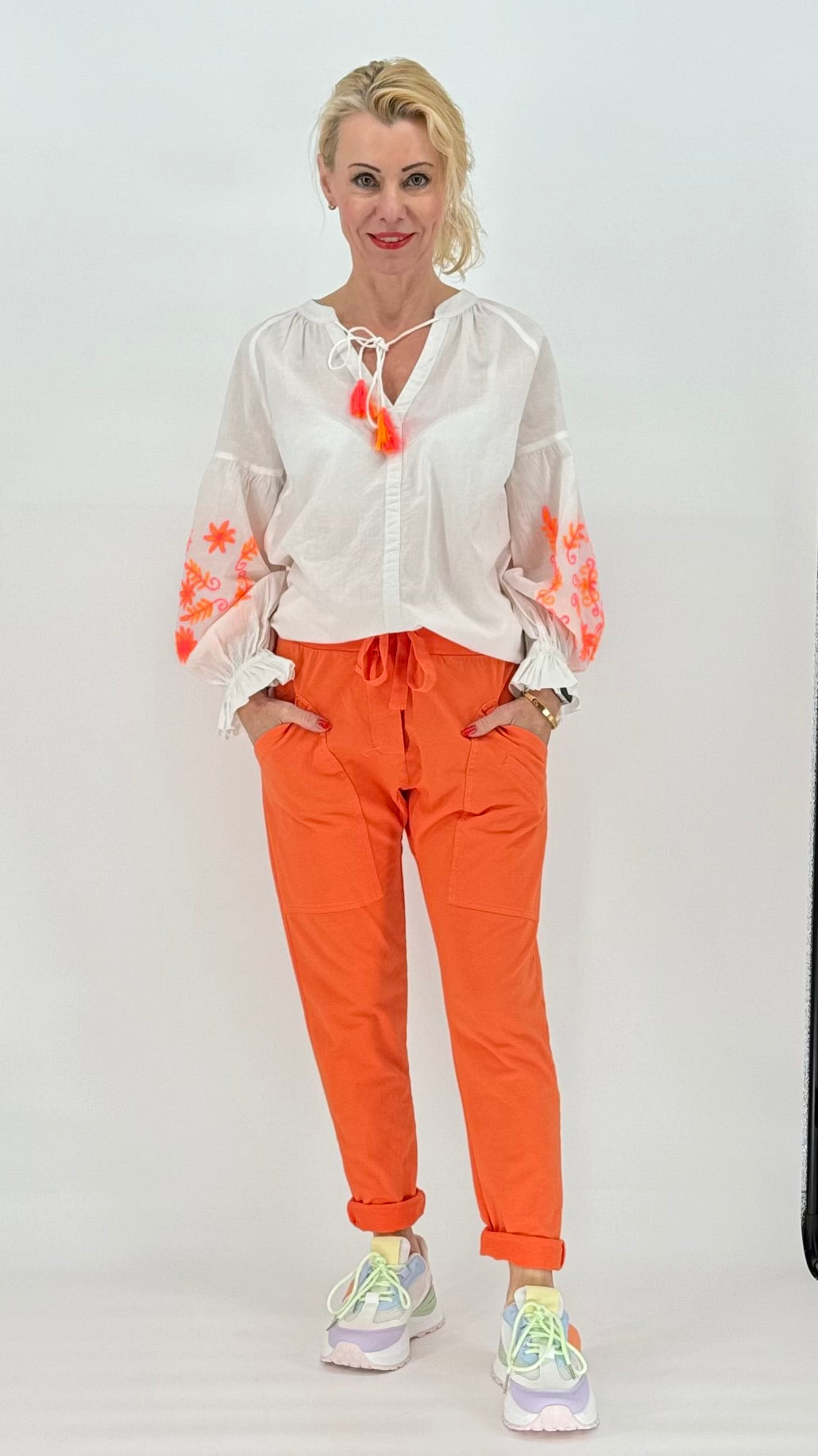 Bluse weiß mit Stickerei