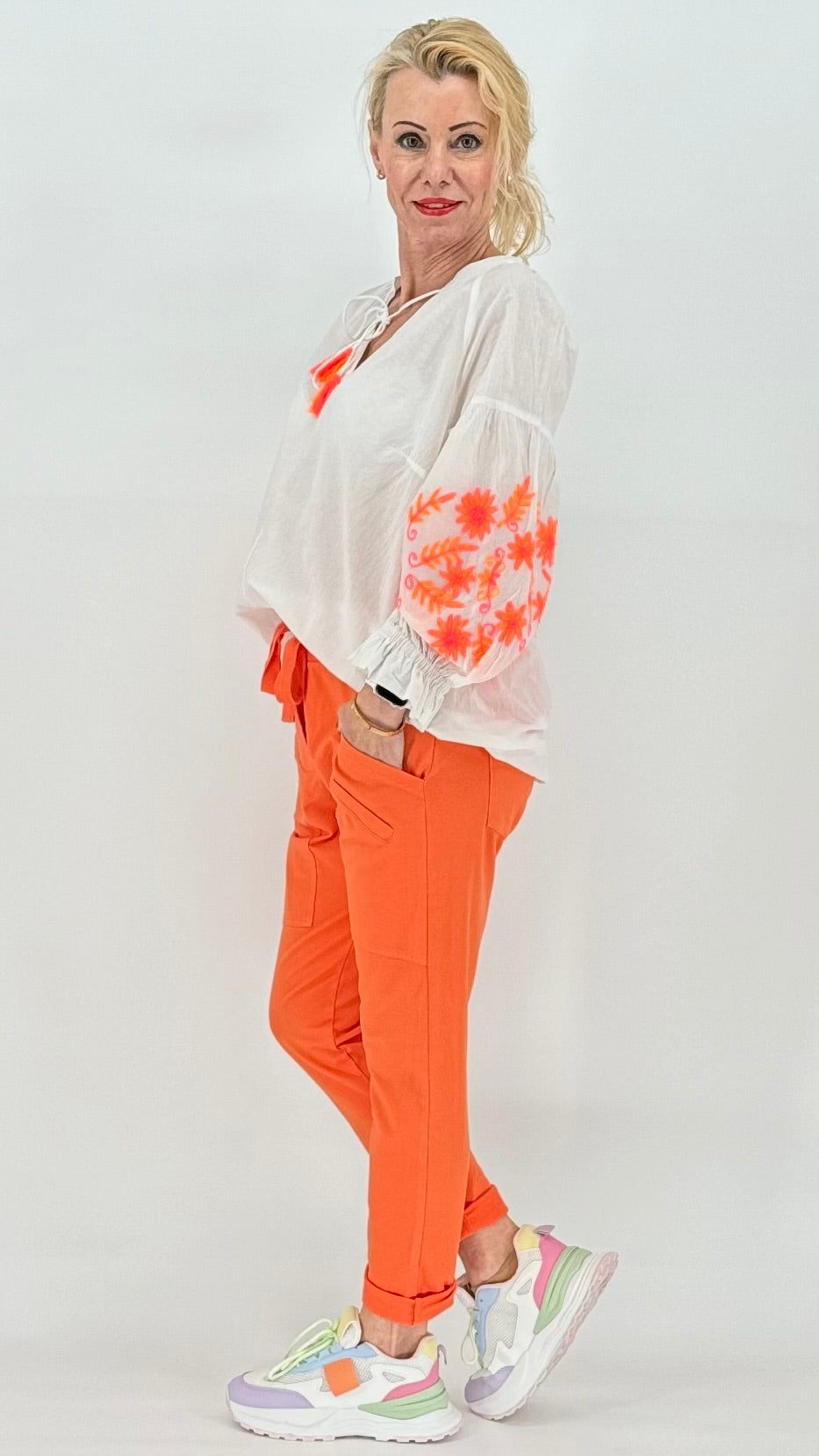Bluse weiß mit Stickerei