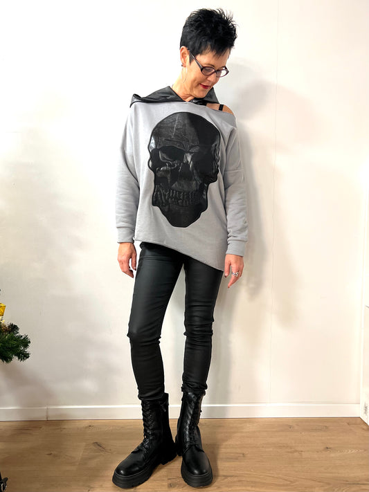 Shirt in grau mit Kapuze Skull