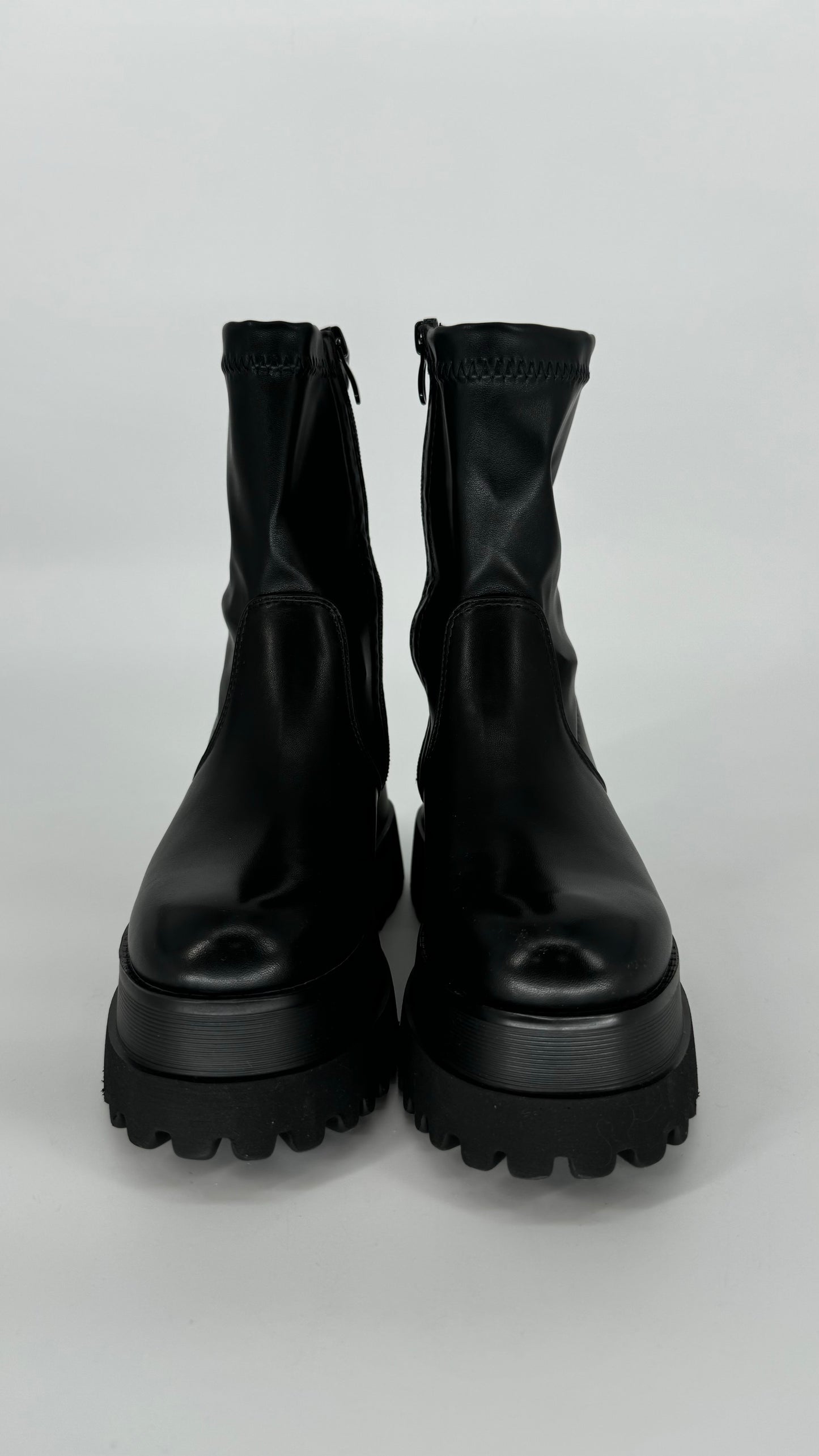 Boots Plateau Sohle schwarz D-72