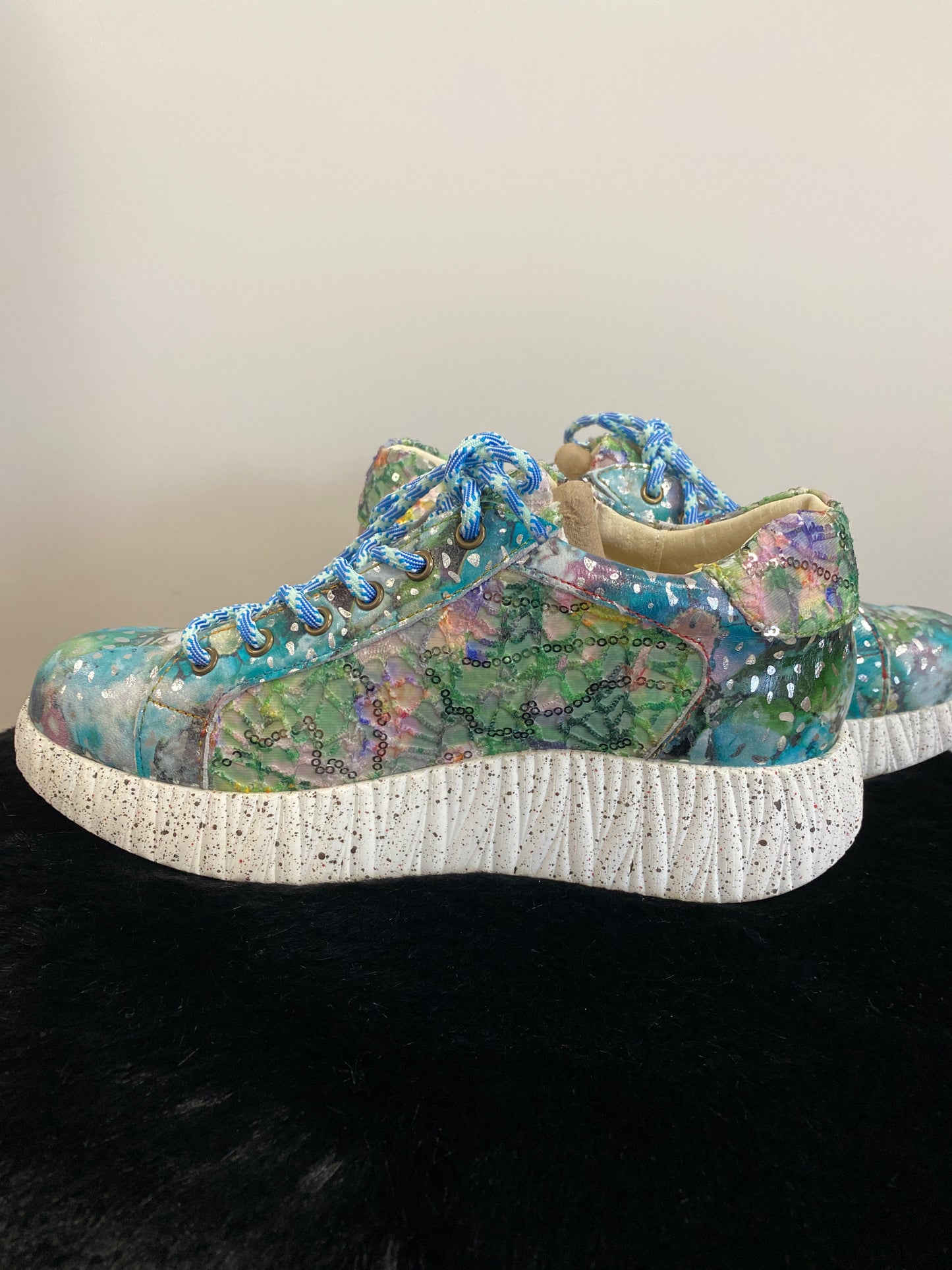 Laura Vita Sneaker 04