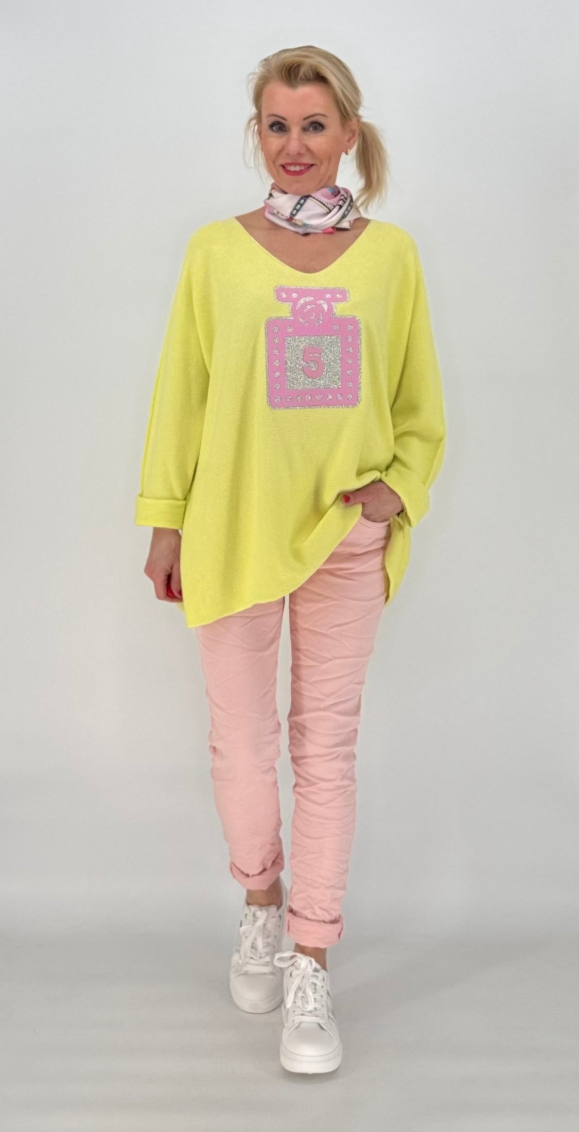 Pullover in gelb, Parfüm