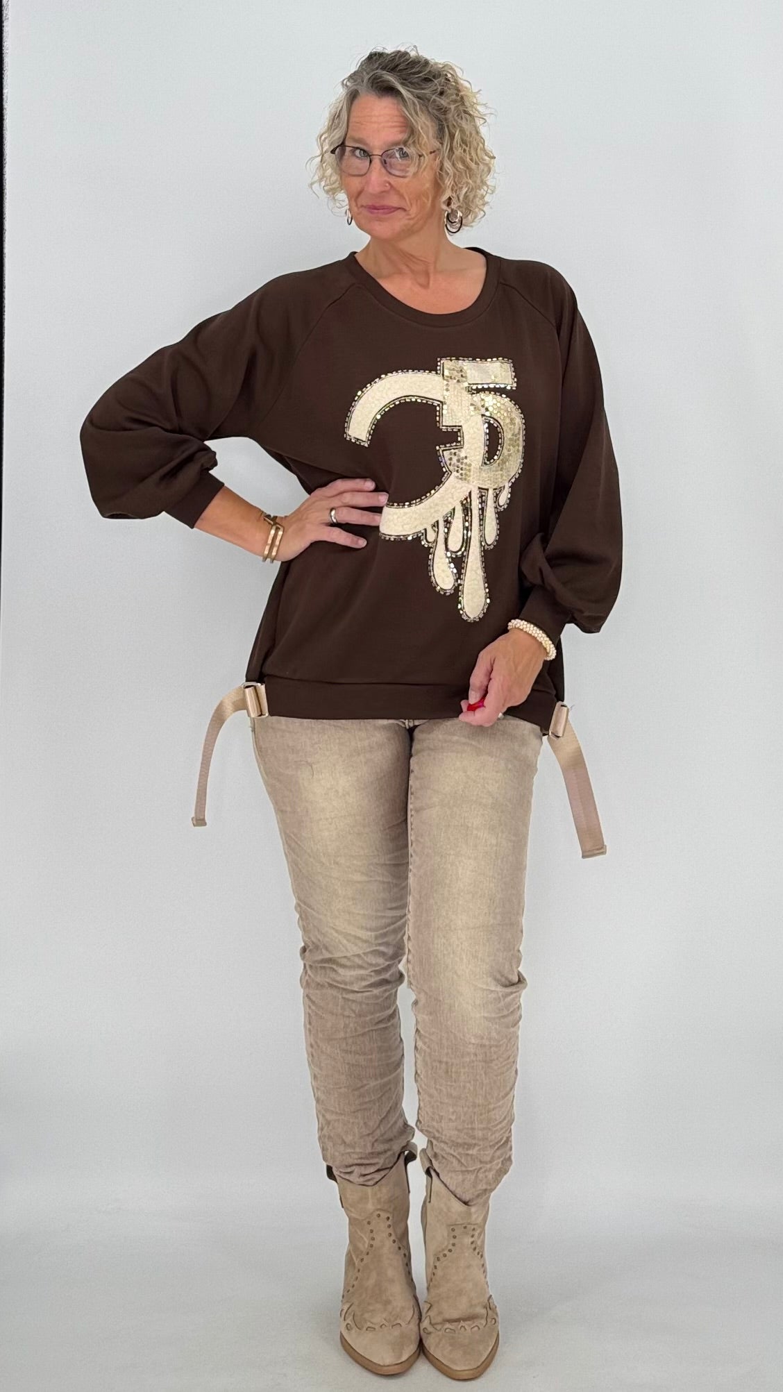 Sweatshirt in Braun, "5"