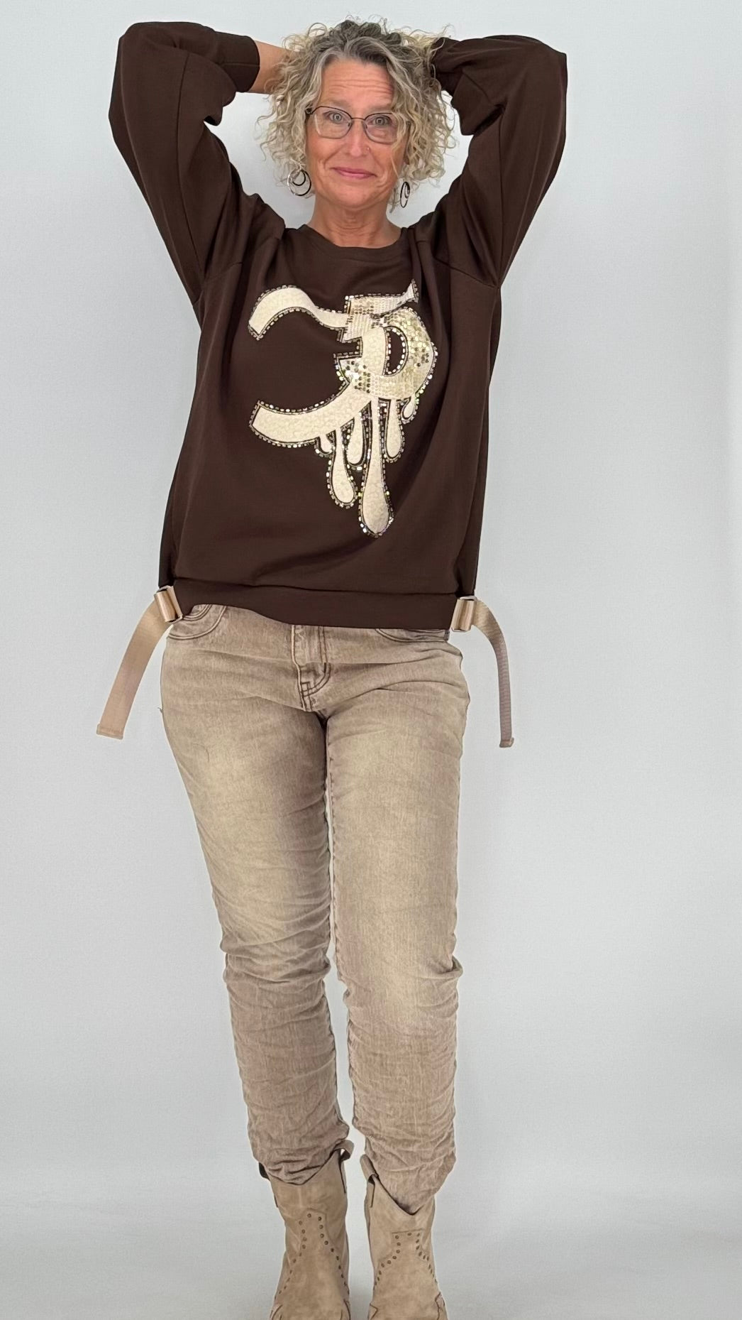 Sweatshirt in Braun, "5"