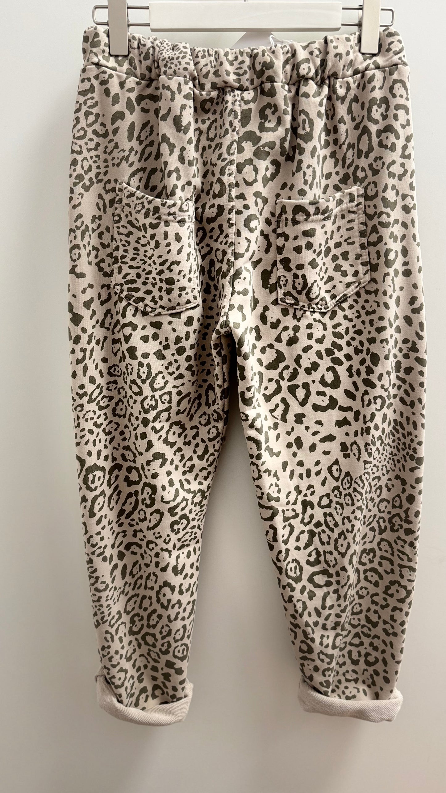 Jogpants Hose "Leo", beige/grün