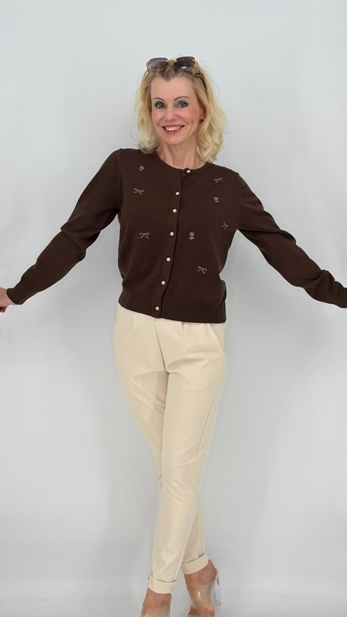 Strickjacke, mit Schleife, braun