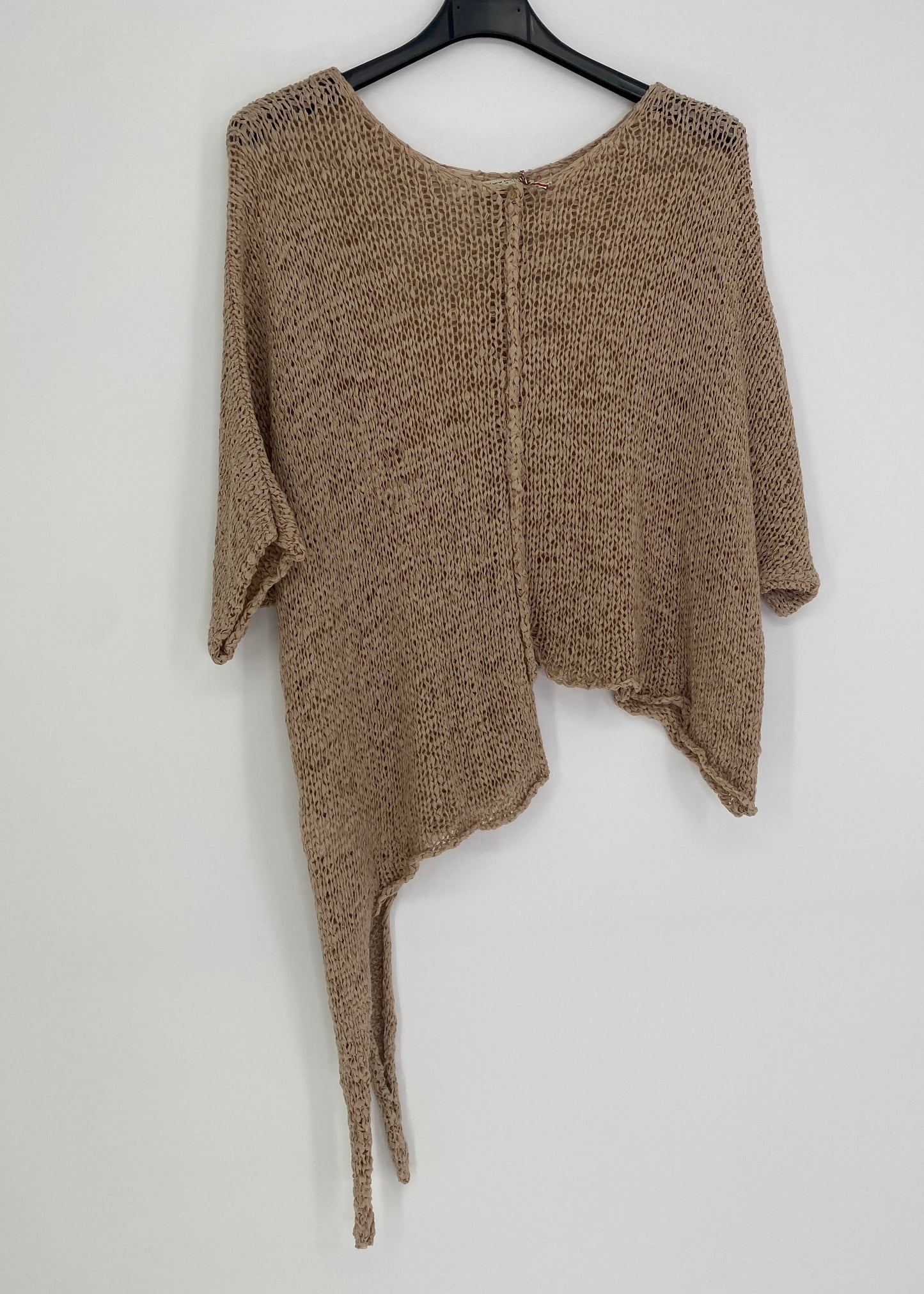 Asymmetrischer Pullover braun