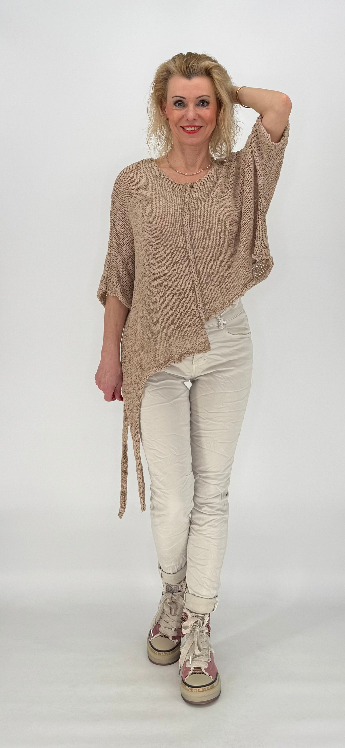 Asymmetrischer Pullover braun