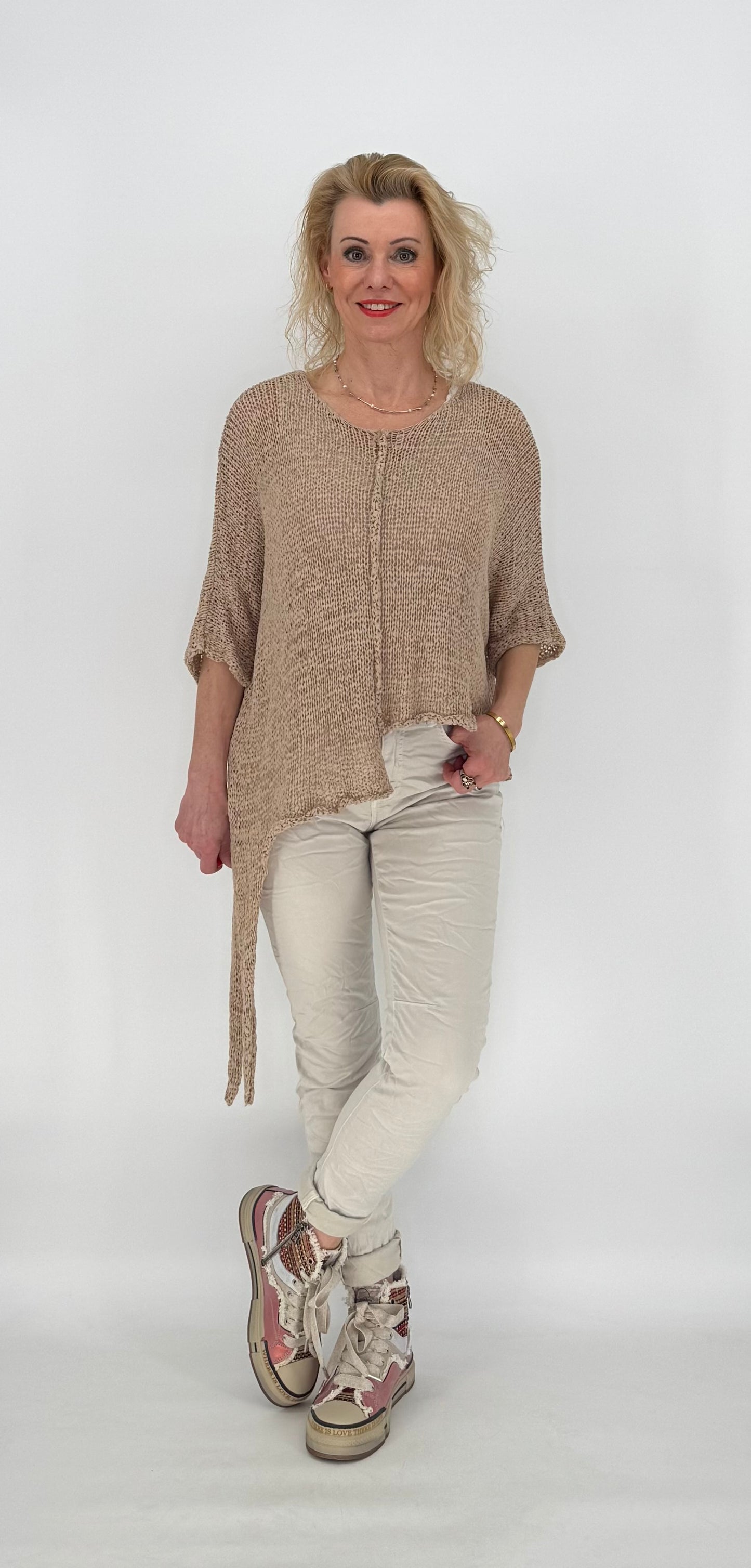 Asymmetrischer Pullover braun