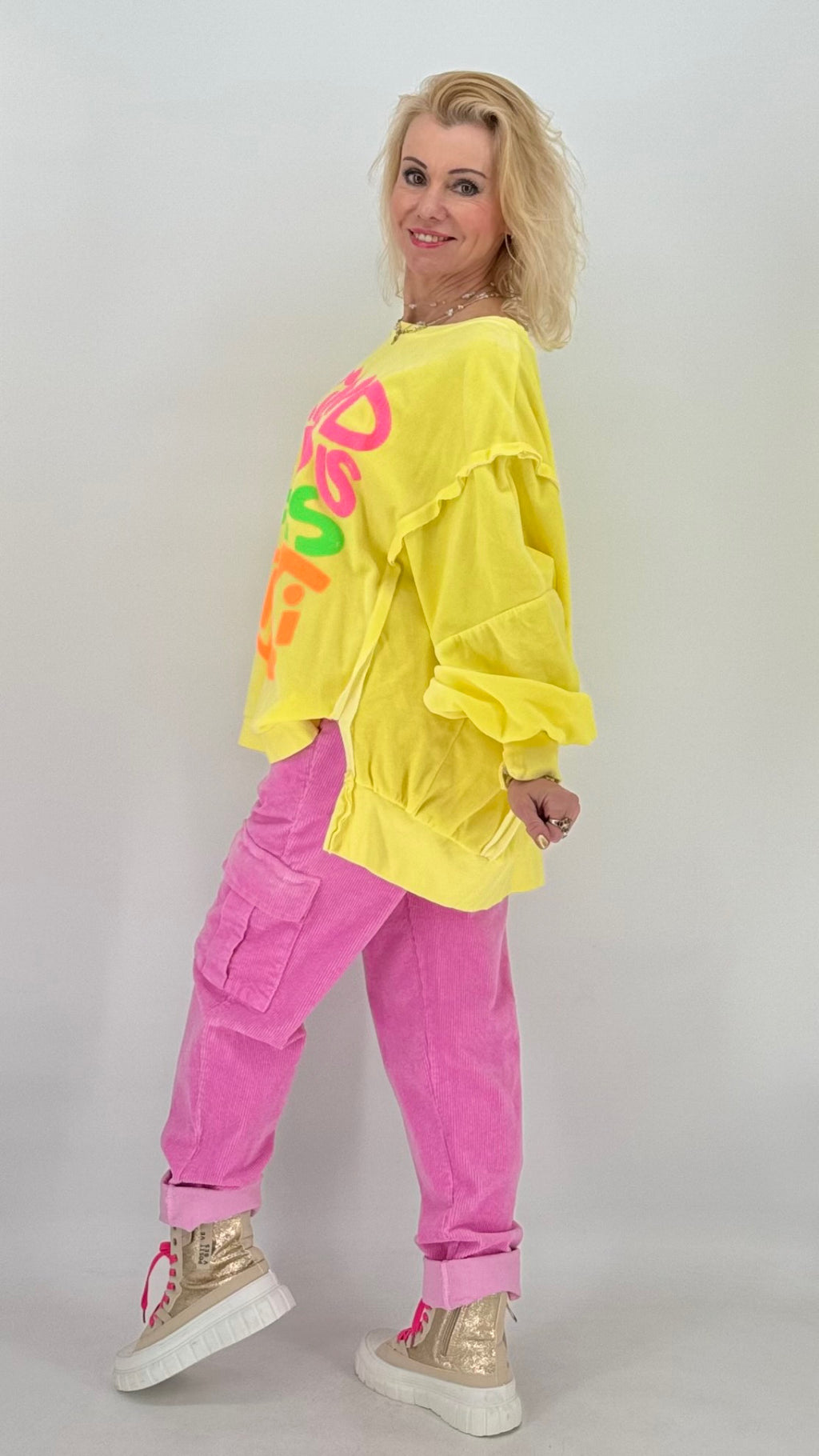 Sweatshirt in gelb, olive, pink