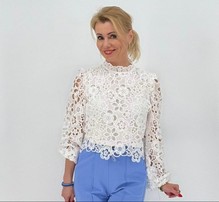 Bluse aus Borderie Anglaise langarm in Weiß