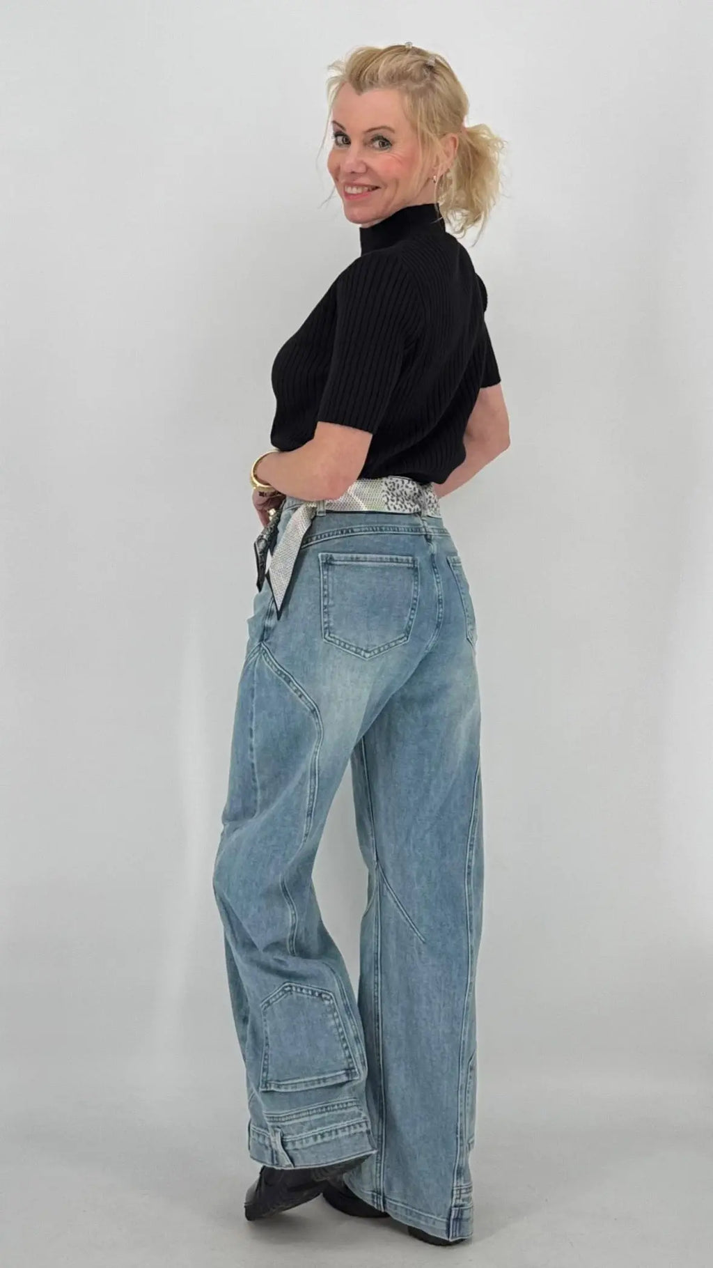 Wide - Leg Jeans - By Elena FashionBy Elena Fashion