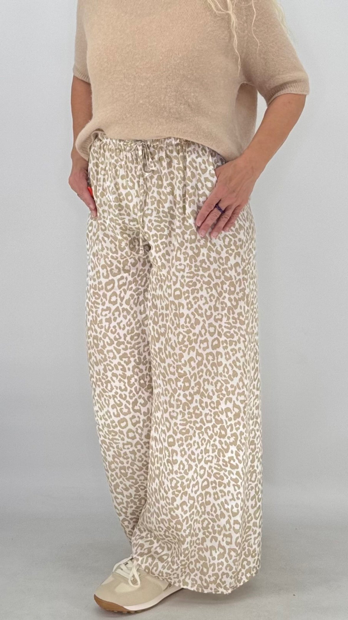 Seidige Leo Hose in Beige/Creme