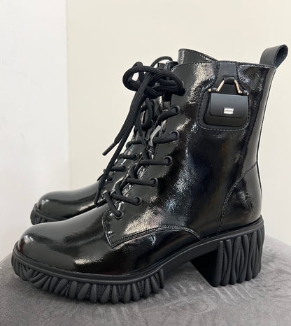 Boots Lackleder Schwarz
