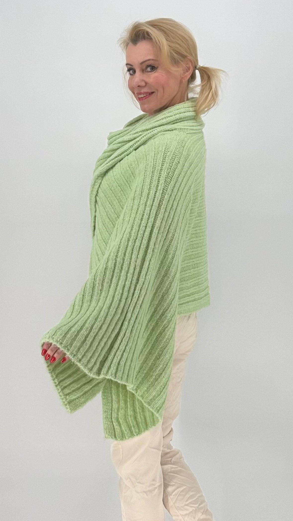Kurz Poncho "Eva"in Mintfarbe