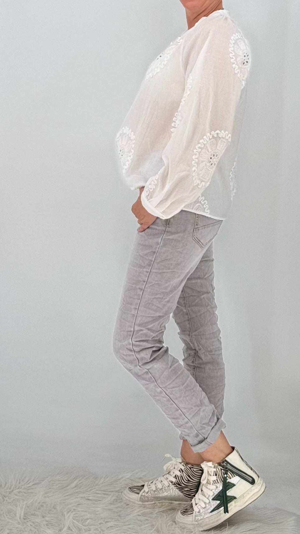Jeans mit Knöpfchen, K2970 grau