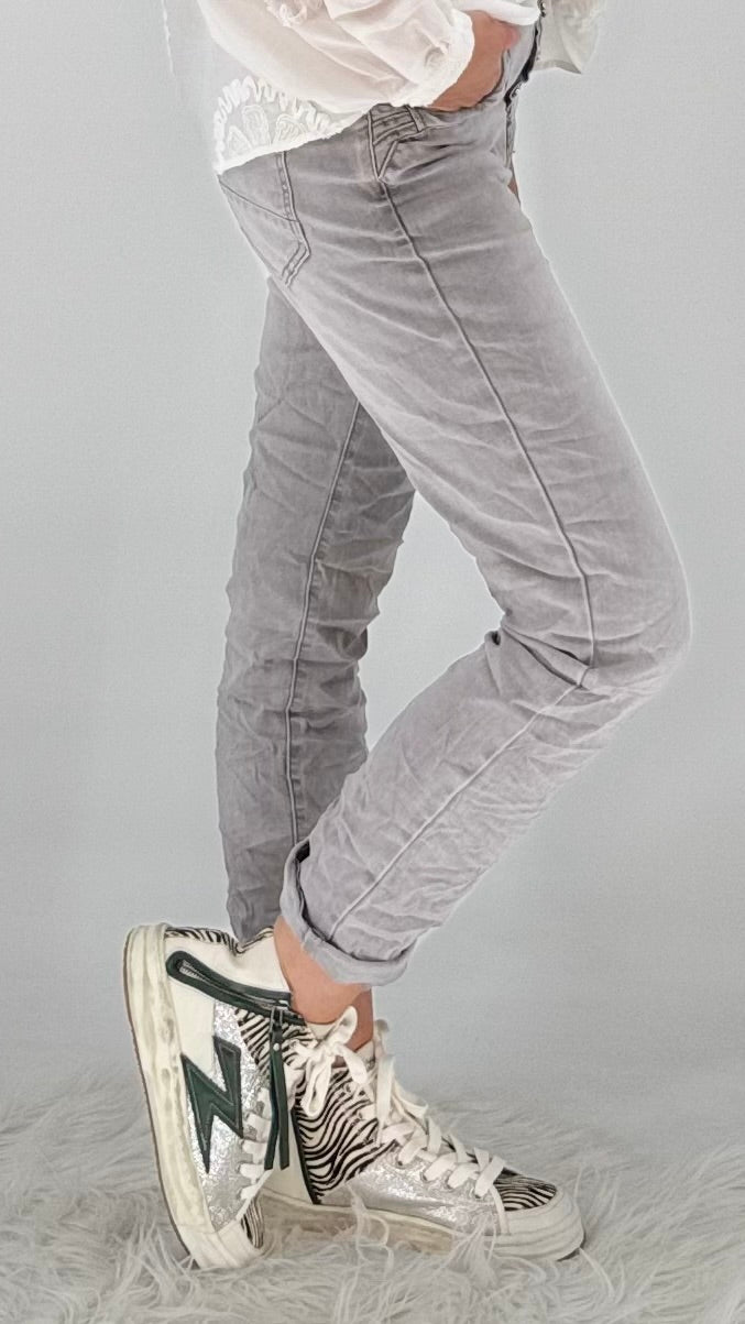 Jeans mit Knöpfchen, K2970 grau