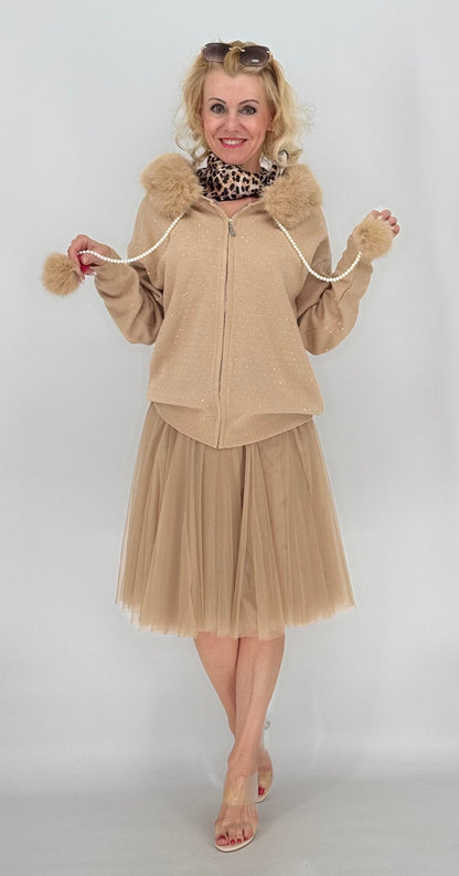 Kuschelige Strickjacke mit Fell-Details, beige