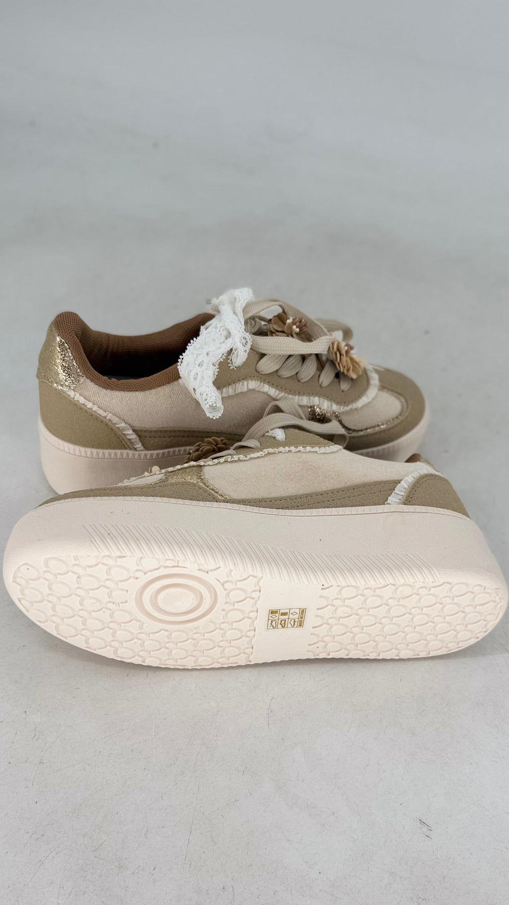 Blütenzauber Sneaker – Beige