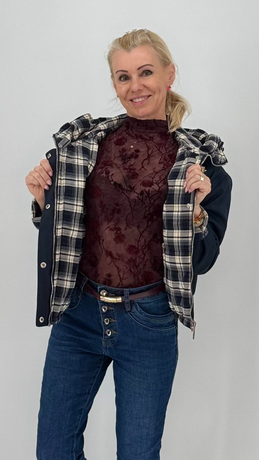 Wendbare karierte Kapuzenjacke, braun, schwarz