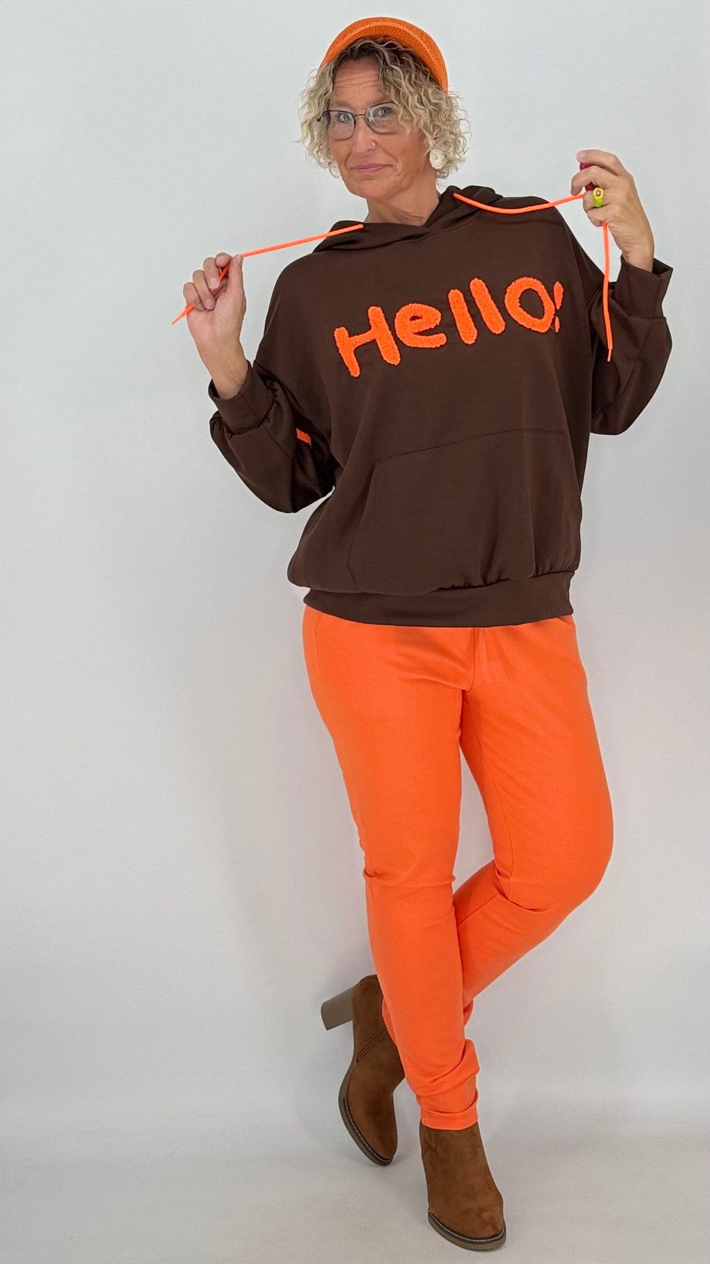Hoodie braun "HELLO!"