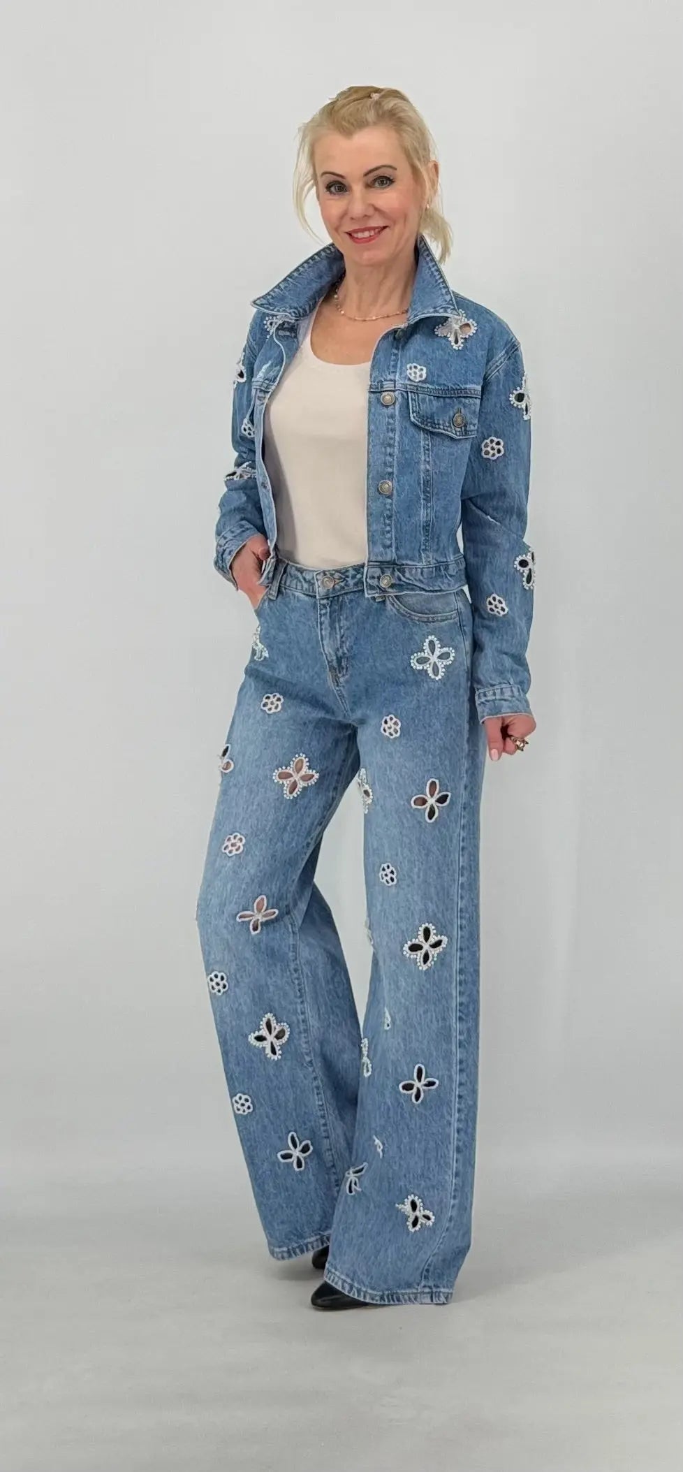 Mid Waist Jeans mit Blumen, Denim - By Elena FashionBy Elena Fashion