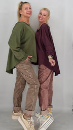 Gestreifte Hosen im Cord-Look