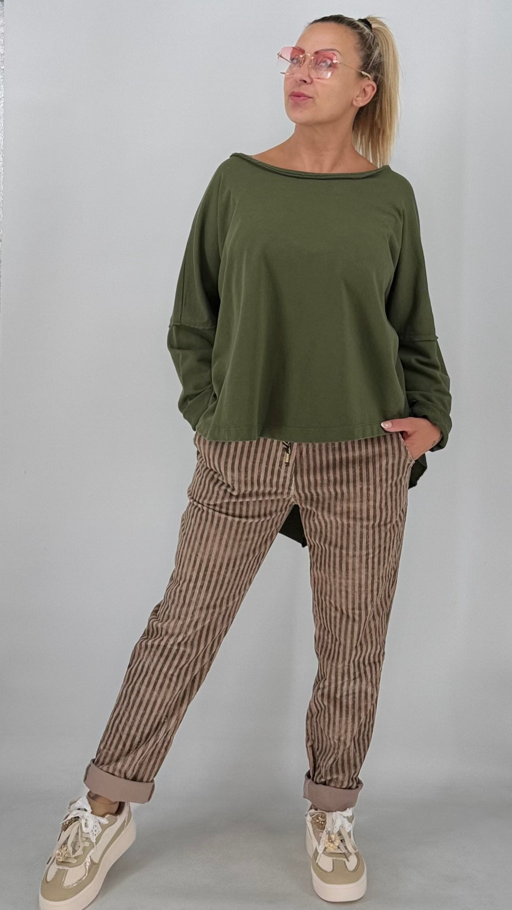 Gestreifte Hosen im Cord-Look