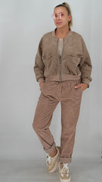 Bomberjacke mit Wildlederstruktur und Stickerei
