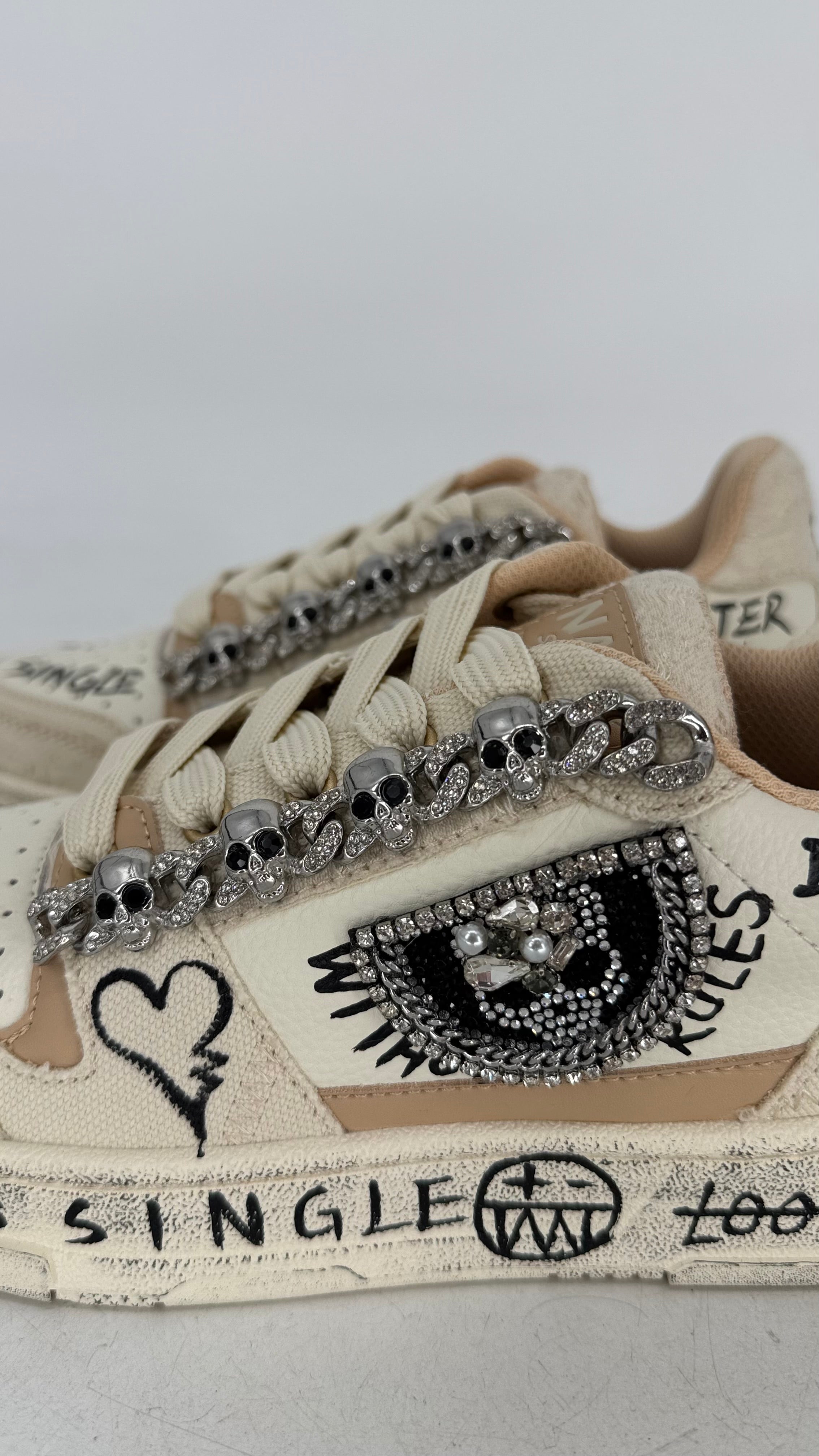 Sneaker NAN-KU "Skull", beige