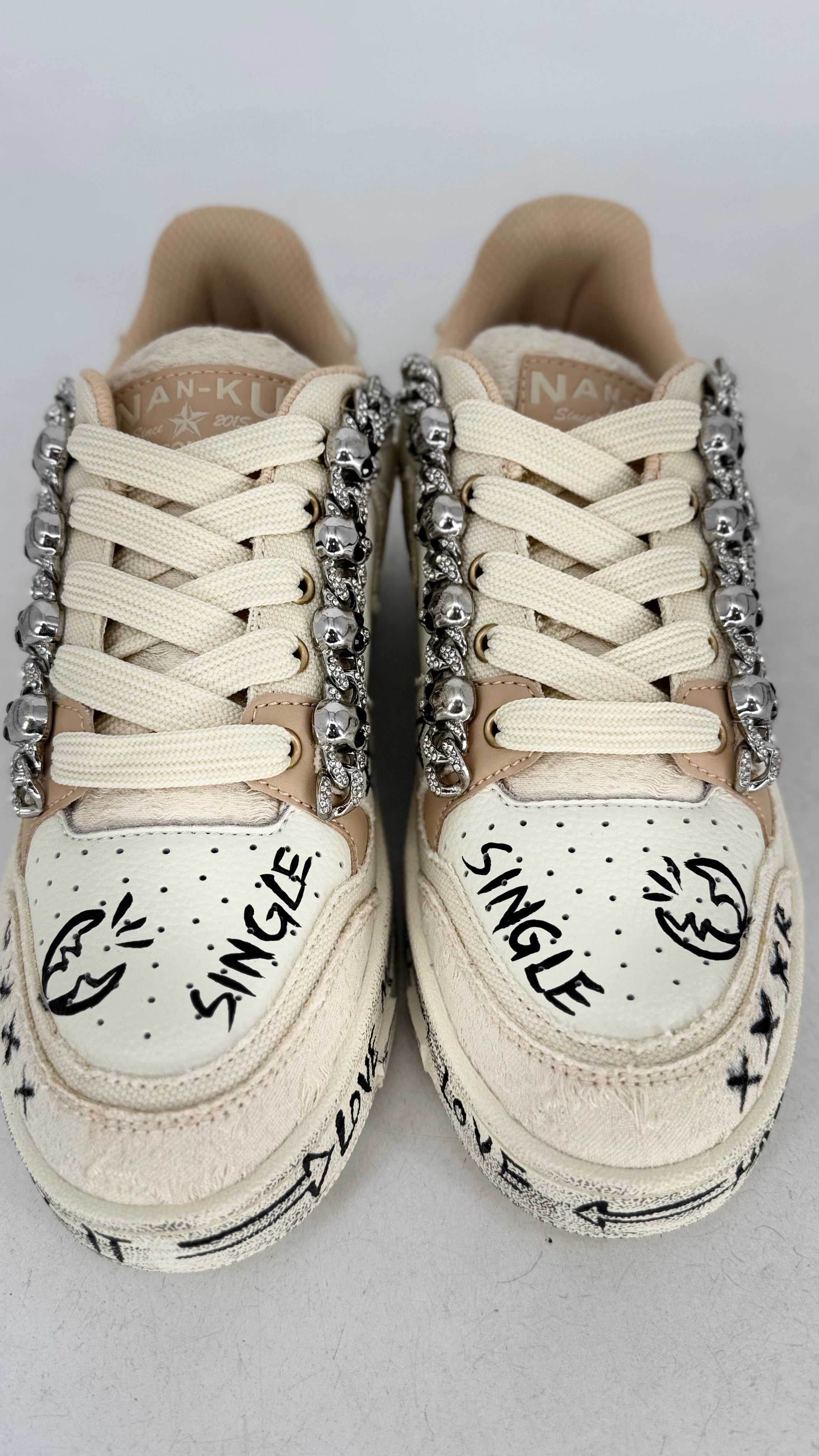 Sneaker NAN-KU "Skull", beige