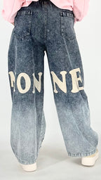 Denim mit verspielten Details