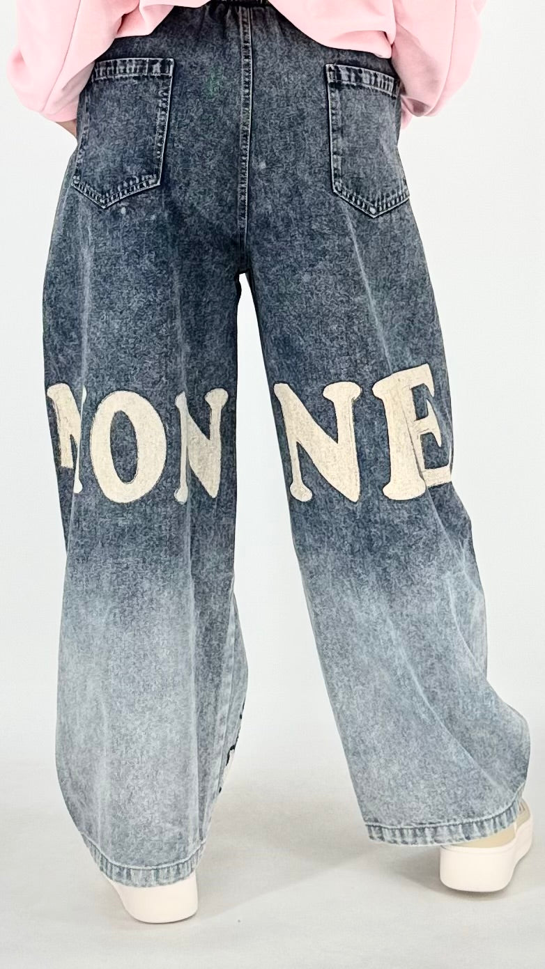 Denim mit verspielten Details