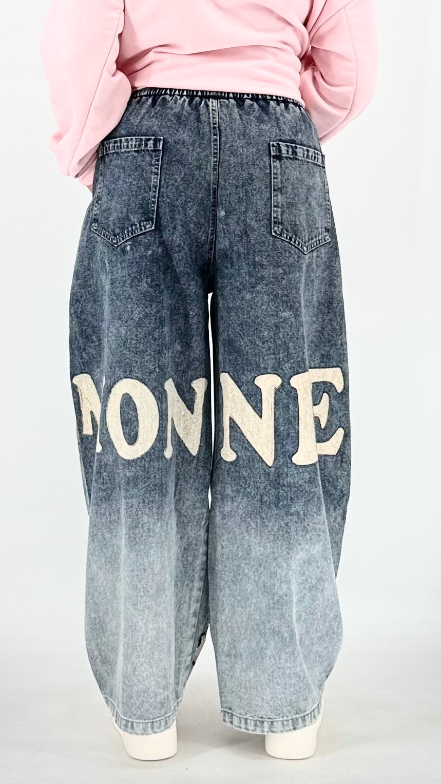 Denim mit verspielten Details