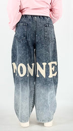 Denim mit verspielten Details