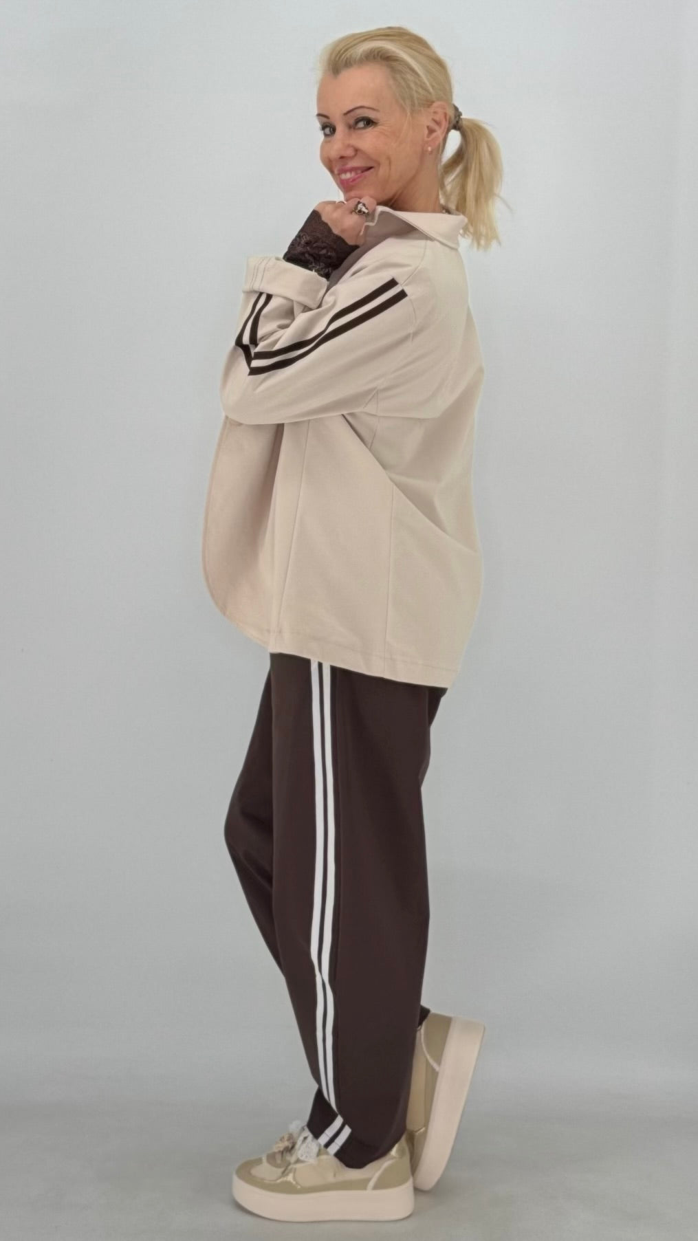 Blazer mit streifen am Ärmel, beige
