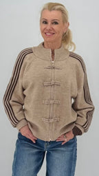 Pullover mit Reißverschluss und Knopfdetails mit Schlaufen